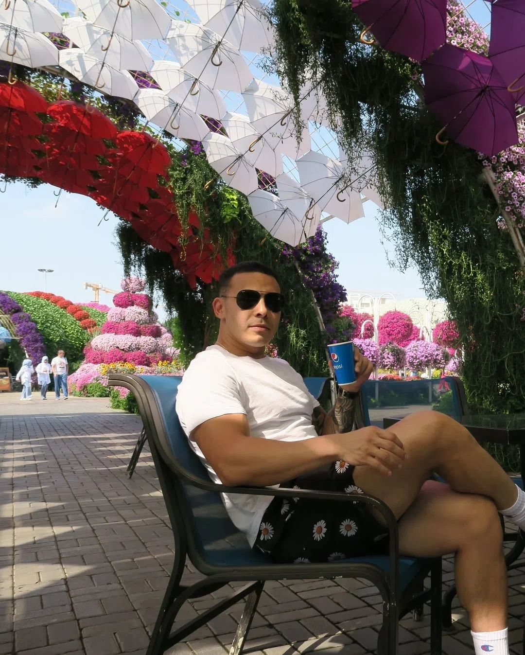 新美混血的Mitch，身材魁梧样貌俊俏。（取自梁嘉靖IG）