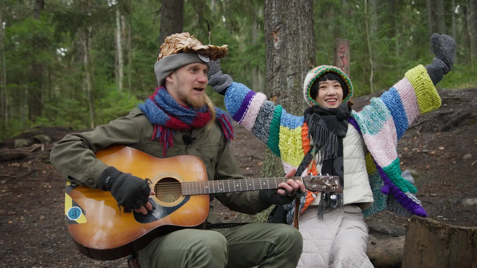 Lulu（右）与大自然爱好者走进森林释放压力。（新传媒提供）