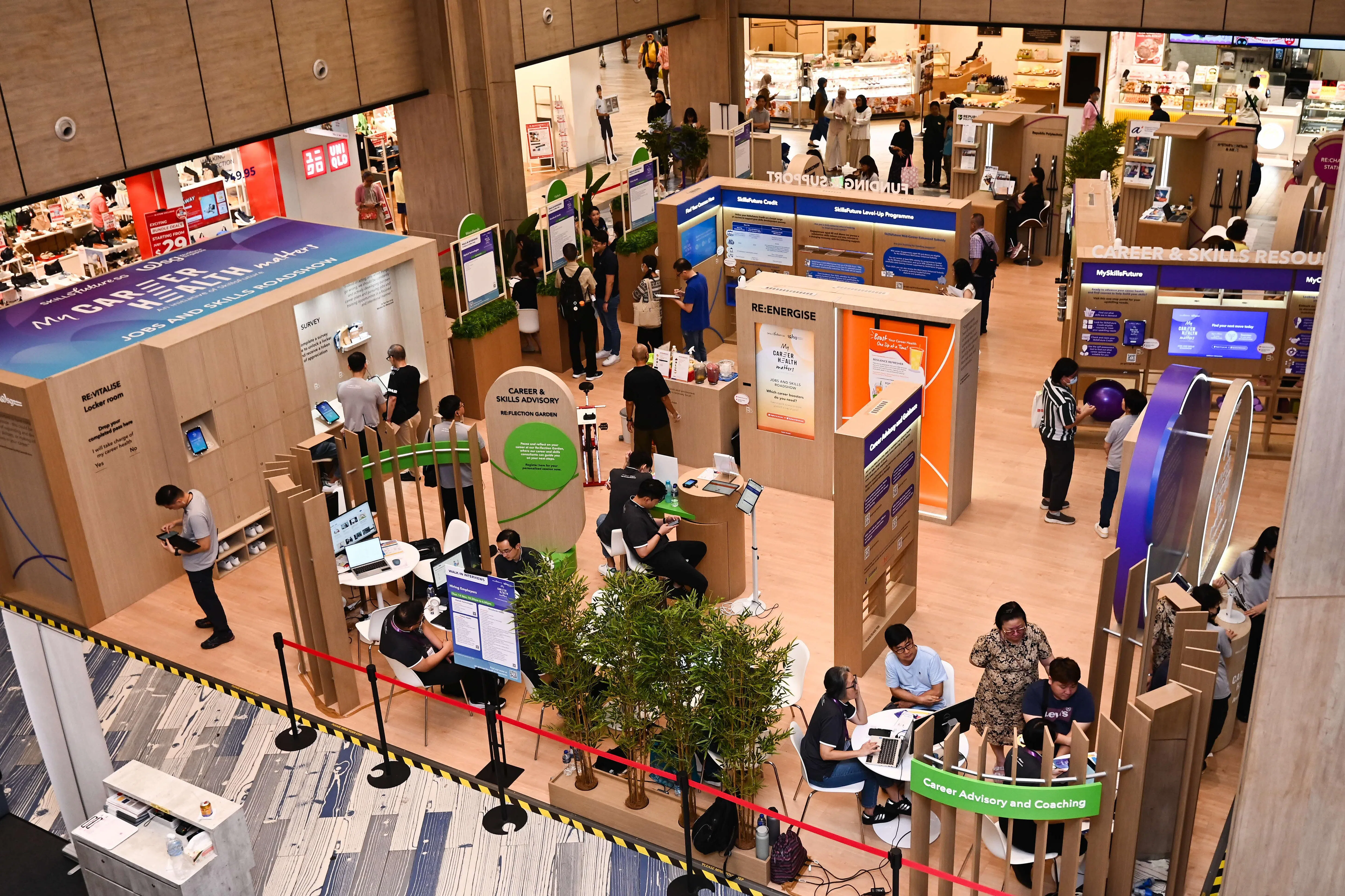 获得援助的失业者在领取援助期间必须积极求职。（劳动力发展局提供）