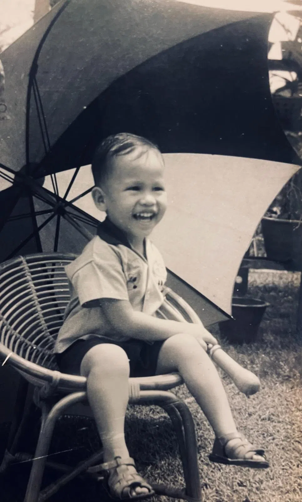 蒙特罗1960年出生于新加坡一个有葡萄牙血统的欧亚裔家庭。（受访者提供）