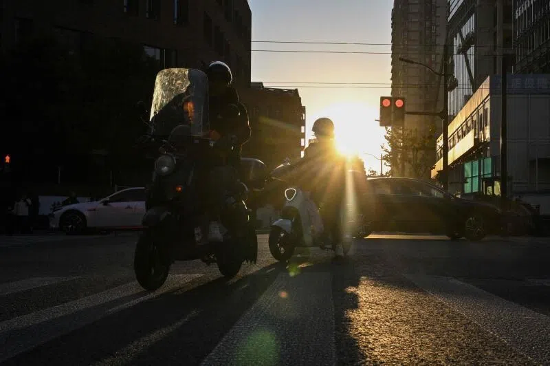 中国明年继续实施更加积极财政政策  学者预计支出强度“只强不弱”

 