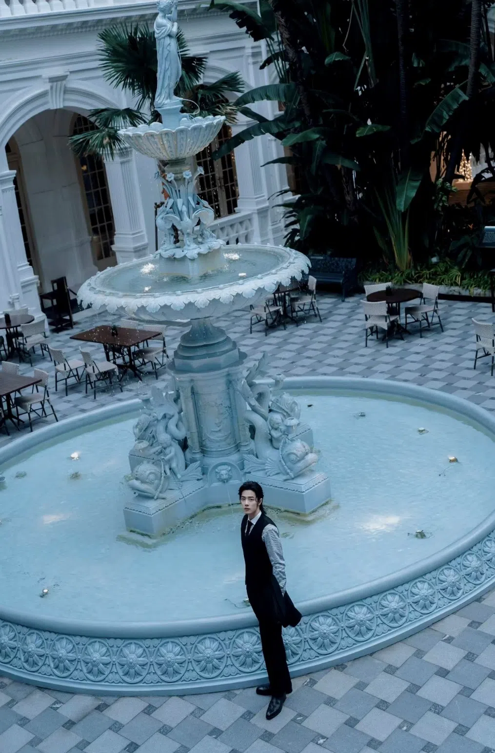 肖战首次到新加坡，在历史悠久的莱佛士酒店留下踪迹。（取自小红书）