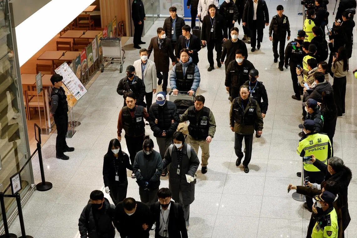 变脸整形难逃法网柬埔寨遣返73韩国诈骗犯| 联合早报