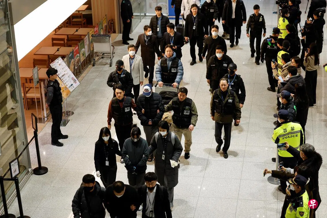 变脸整形难逃法网柬埔寨遣返73韩国诈骗犯| 联合早报