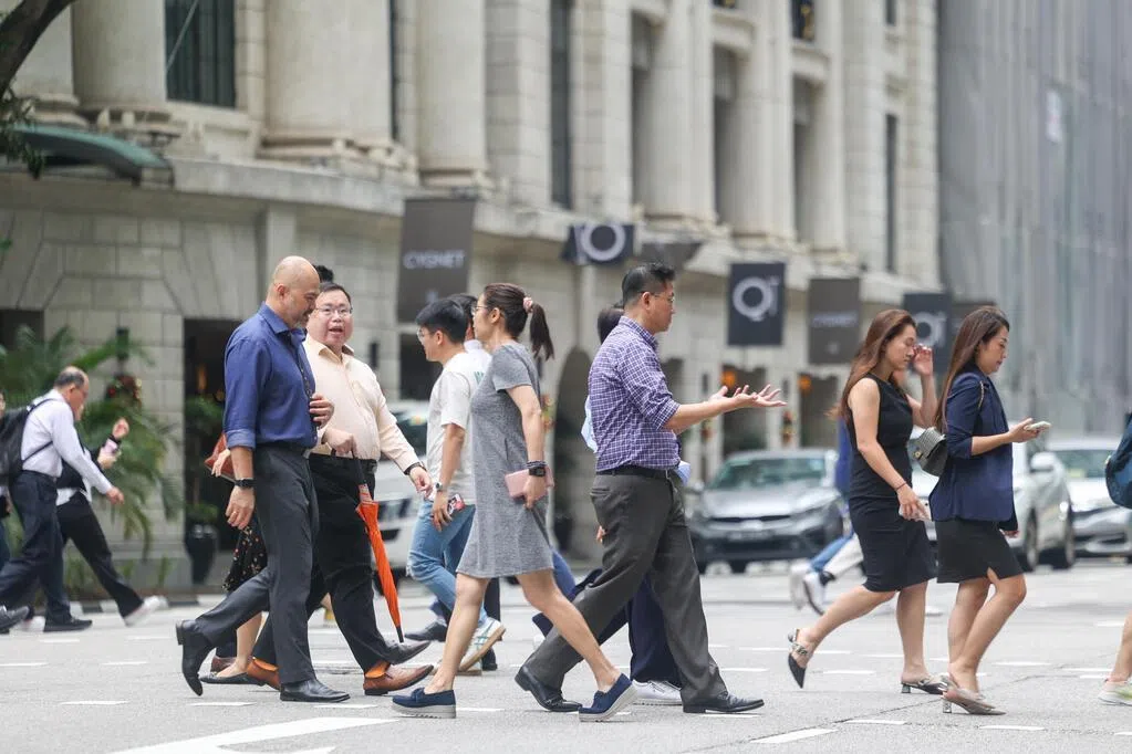 超过七成本地民众担心，美国和以色列对伊朗发动的军事行动将推高能源价格并导致通货膨胀加剧；约半数也预期我国经济增长将放缓。另有超过一半认为，美国或以色列应为这场冲突承担主要责任。