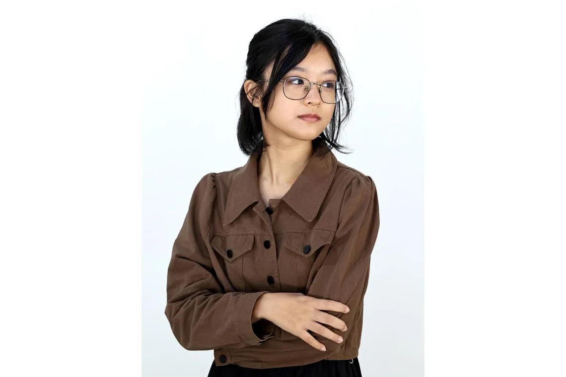 俞坤谦希望通过写作抒发情感，以及对世界的看法。（龙国雄​摄）