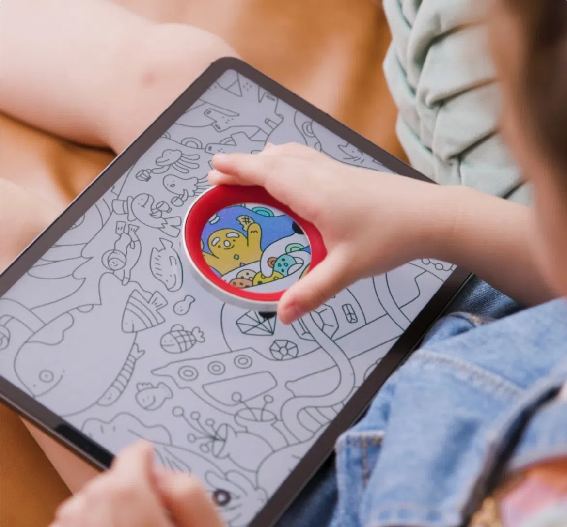 Peekabook让孩子使用屏幕来优化阅读，放大、增强孩子发掘的功能。（品牌提供）