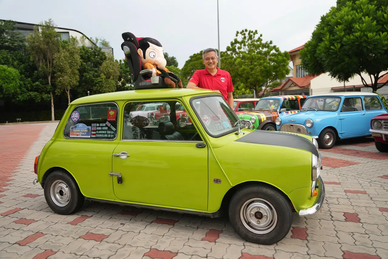 陈俊铭收藏了一辆外观做得与“憨豆先生”（Mr Bean）拥有的一模一样的Mini。（谢智扬摄）