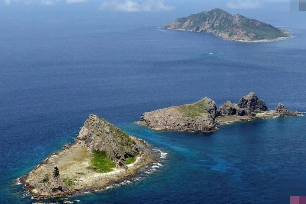 中国海警驱离日本进入钓鱼岛海域船只