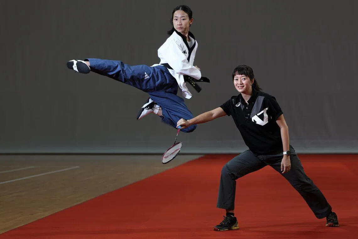 醒南小学的体育教师叶绮乐（右）和育德中学跆拳道运动员陈歆捷，分别是运动会开幕式宣誓仪式上，代表教师和学生的领誓者。（关俊威摄）