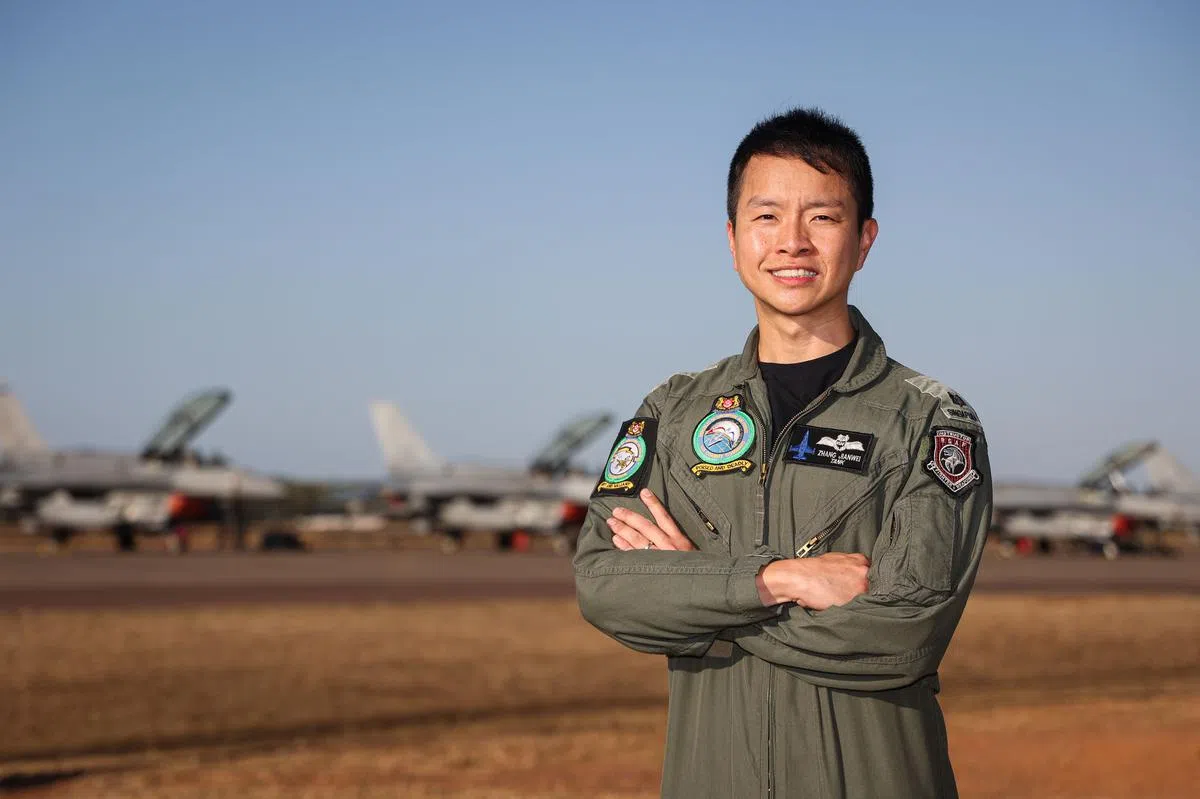 新加坡空军下一代战斗机方案办事处处长张建伟少校说，F-35B战机能与我国现有战机队伍有效地协同作战。（李健玮摄）