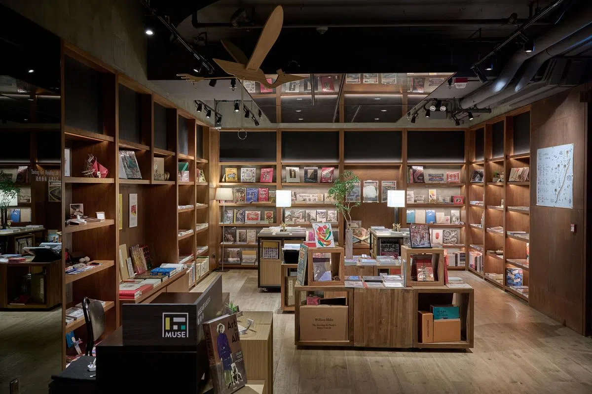 书店摆着各式各样的书籍。（图/香港旅游发展局）