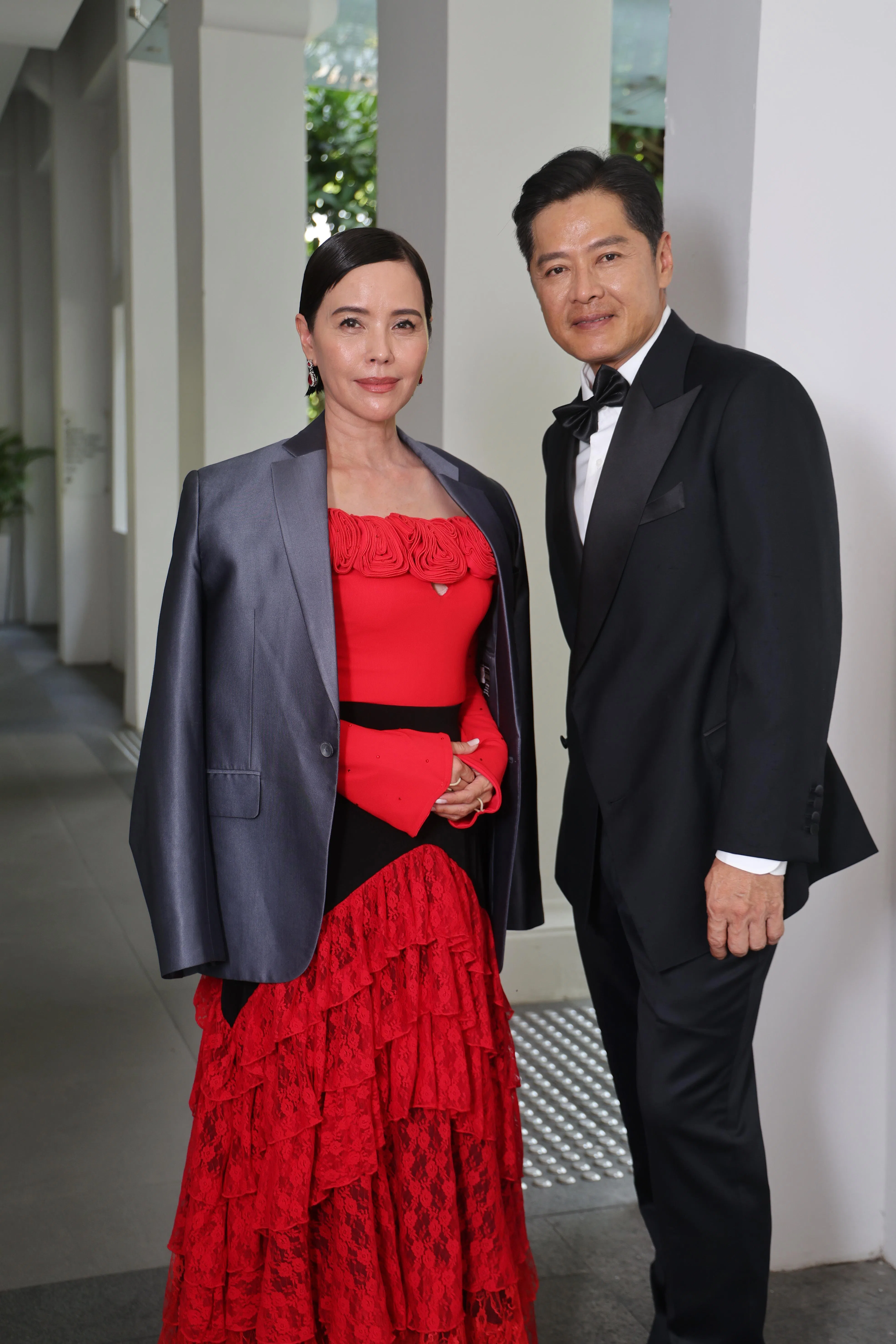 新加坡经典剧《双天至尊》的搭档郑惠玉（左）和李南星再聚首，两人上次同剧是2015年的《志在四方2》。（唐家鸿摄）