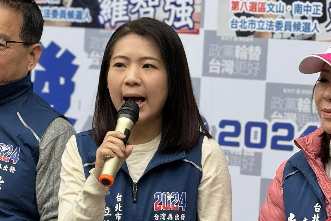 被视为国民党新生代战将的台北市议员徐巧芯（中）， 这次代表国民党竞选台北市南松山、信义区立委。（缪宗翰摄）