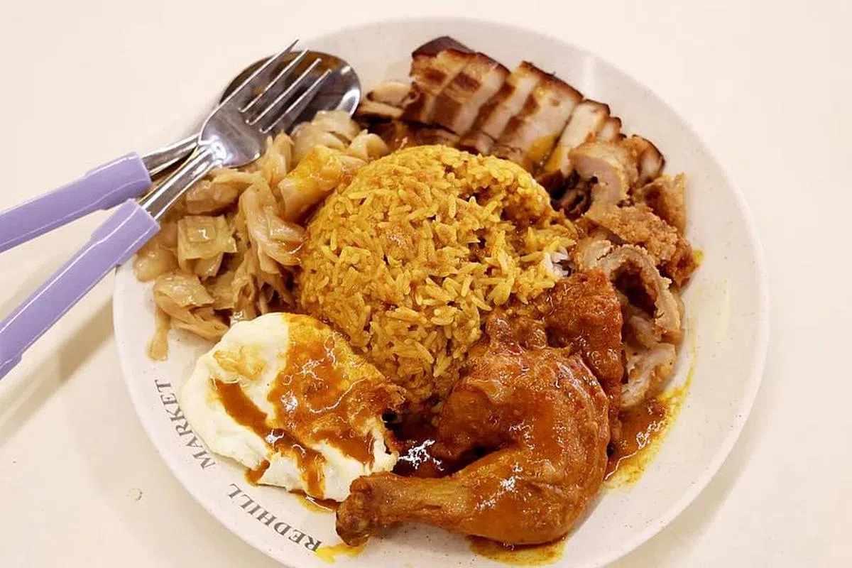 鸿森咖喱饭的招牌套餐。（梁麒麟摄）