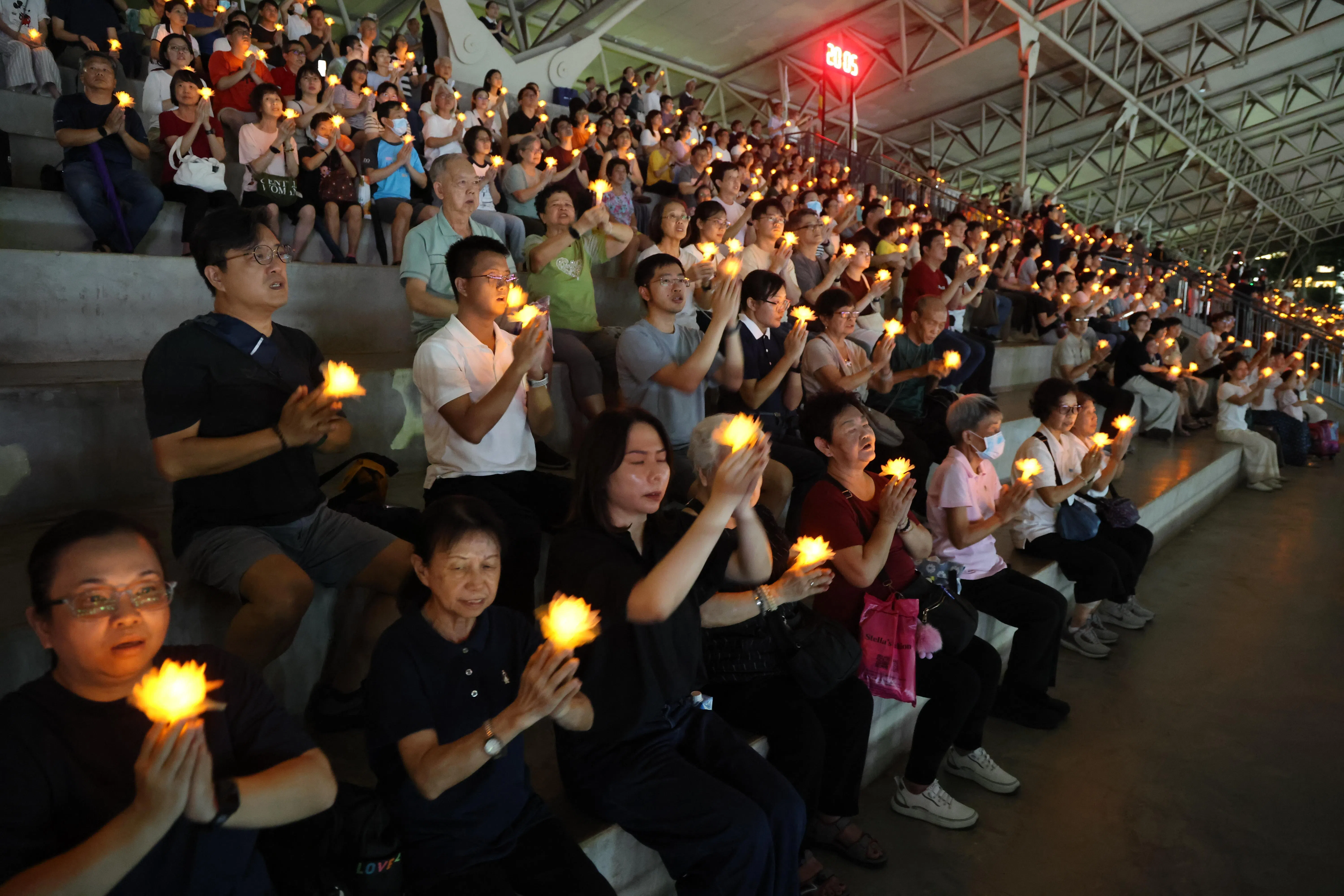 5月10日，共约3500人参加了佛教慈济基金会创立60周年庆暨浴佛大典。（梁麒麟摄）