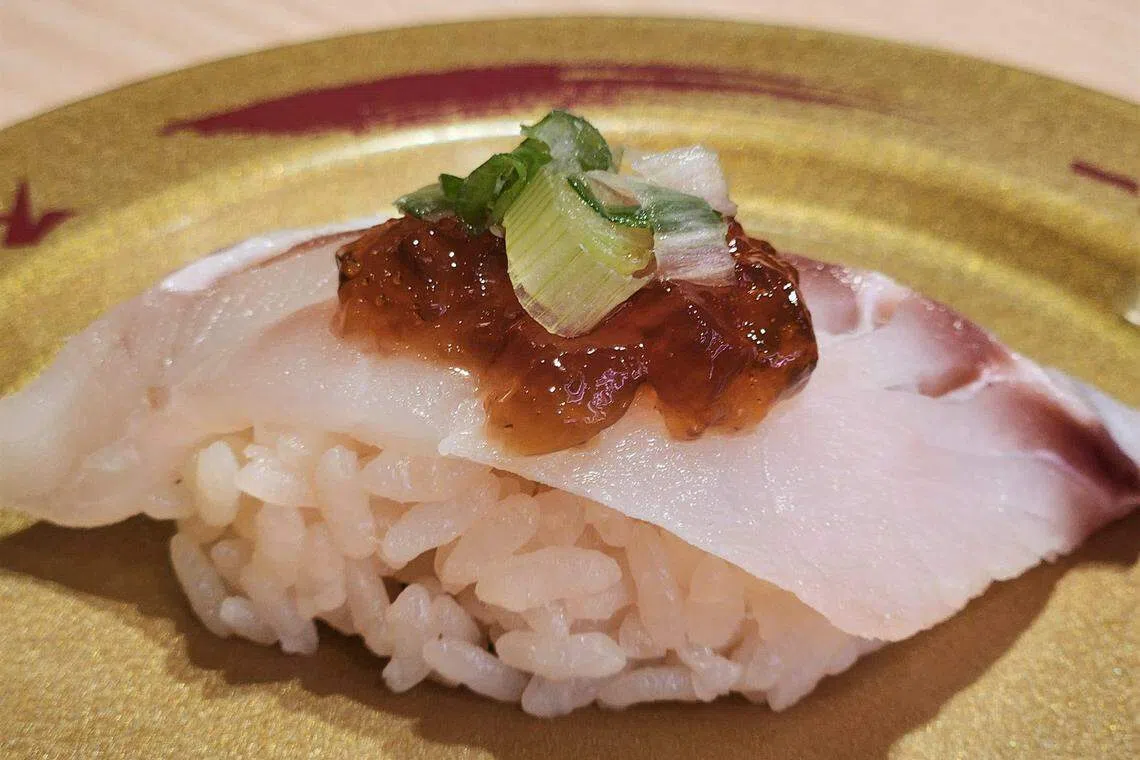Sushiro的石斑鱼红醋寿司，一个$3.90。（陈爱薇摄）