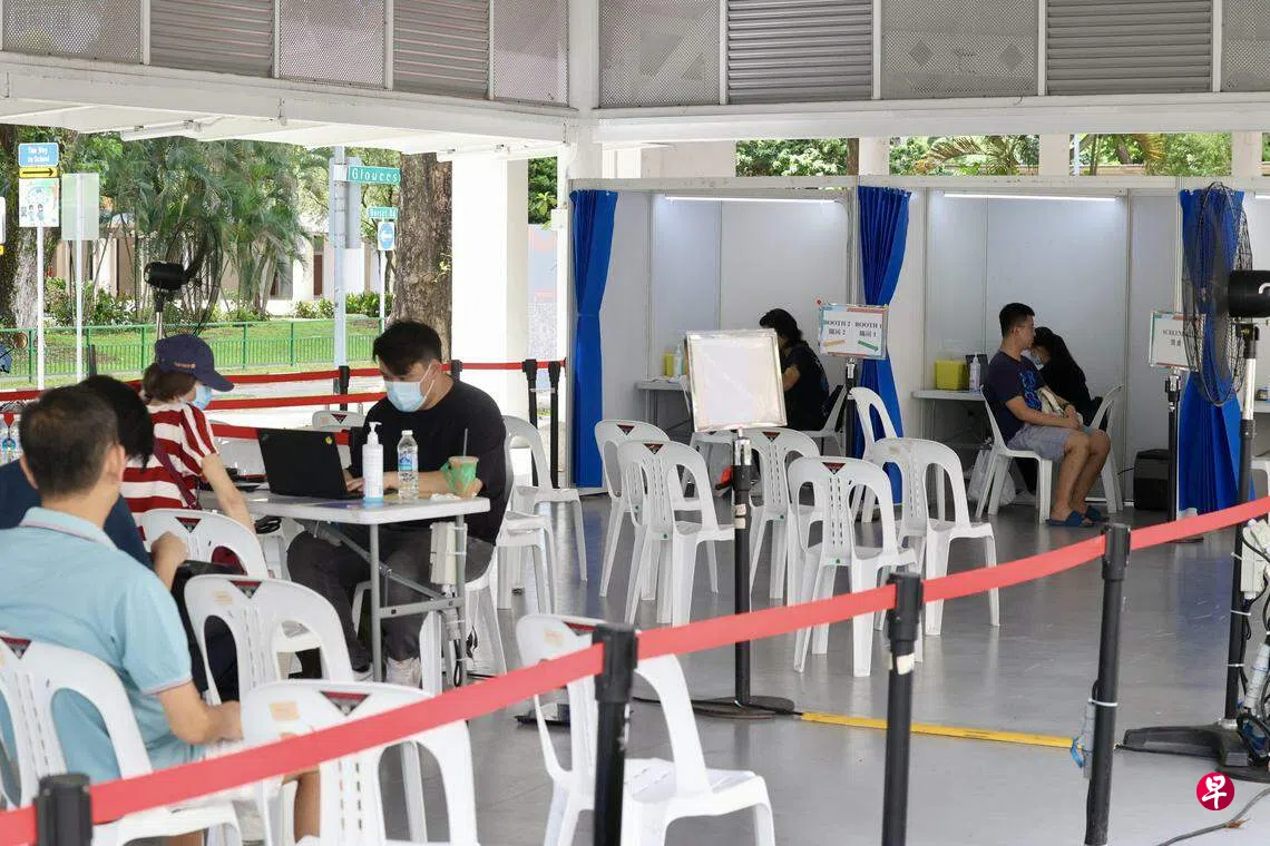 更多人因流感症状求医流动站接种冠病疫苗公众增加| 联合早报