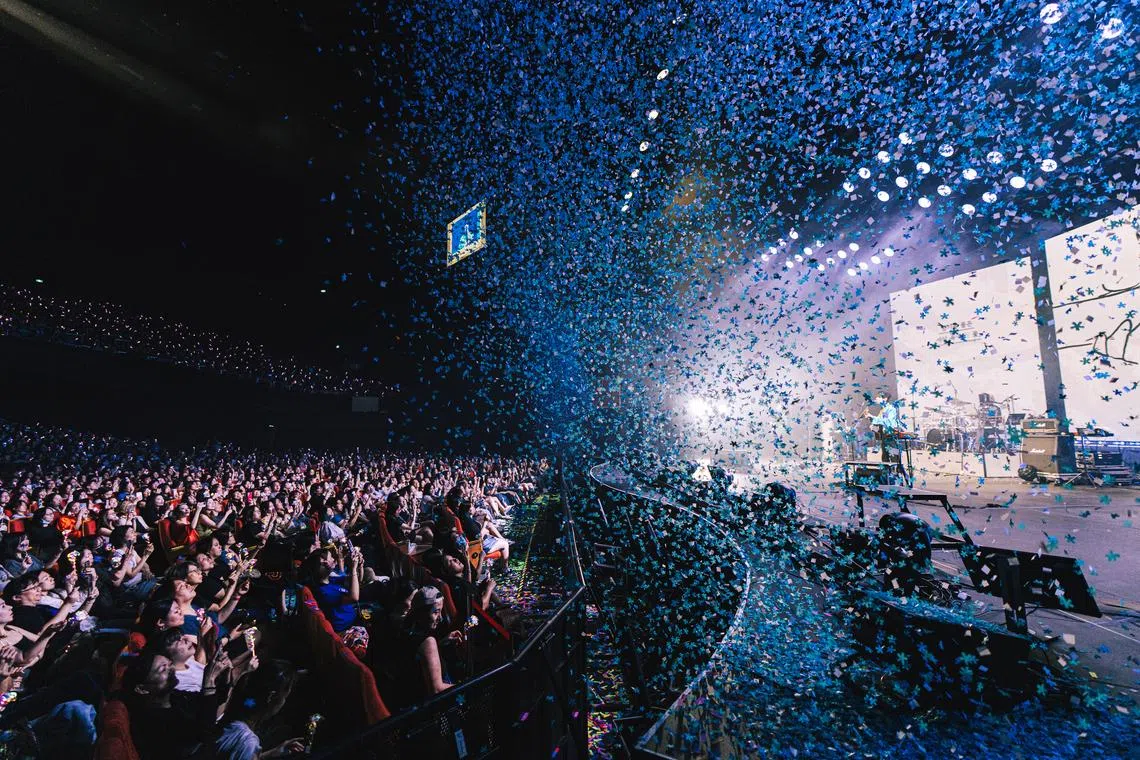 耳机里再响起“I’m Sorry”，脑海里浮现的全是那晚的鼓点、贝斯、以及三个人在舞台上尽情挥洒的样子。（CK Star提供）