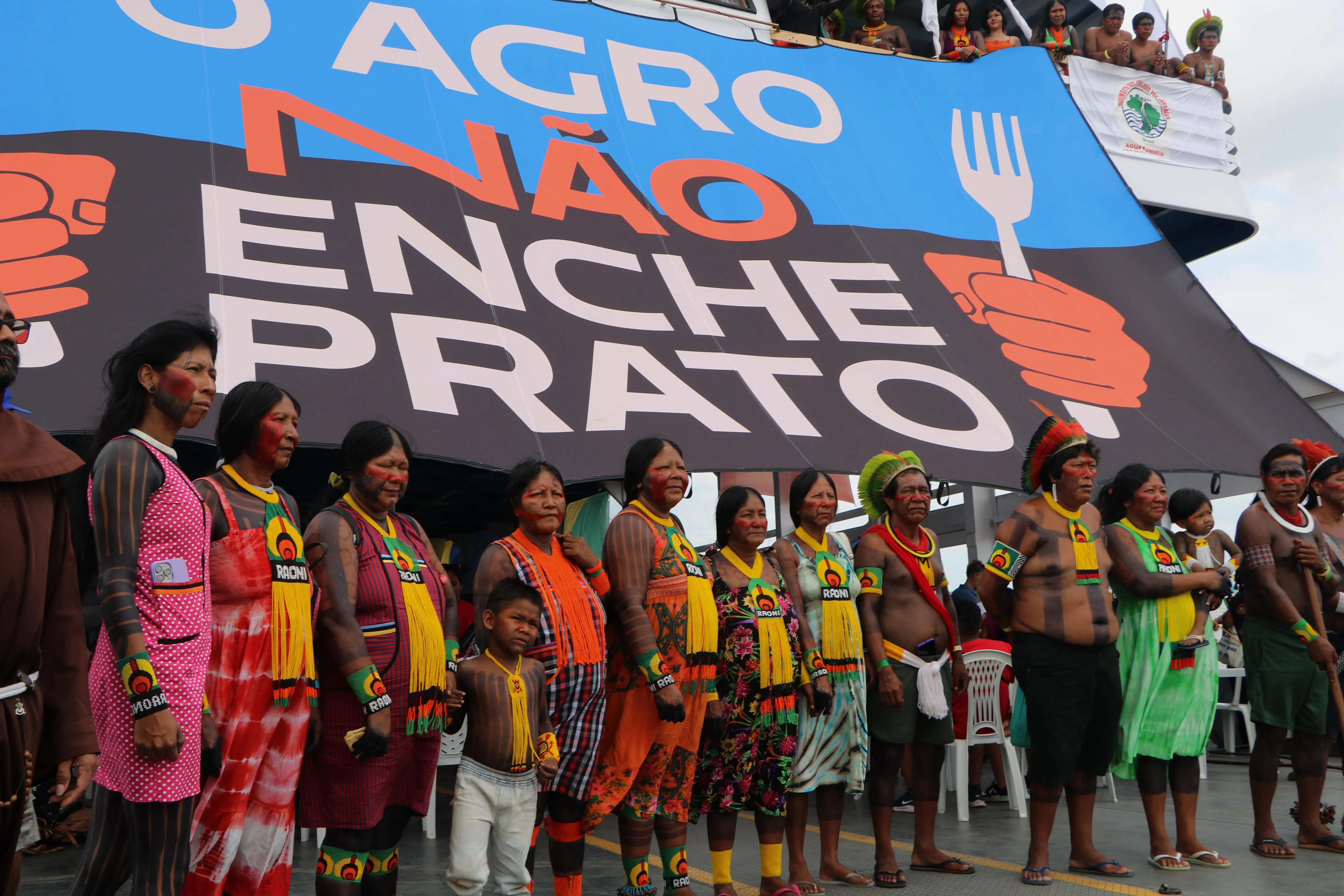 原住民的一大诉求，是反对政府拟建衔接西部马托格罗索帕拉的933公里长铁路，因为这条铁路将从亚马逊雨林穿心而过。（蔡玮谦摄）