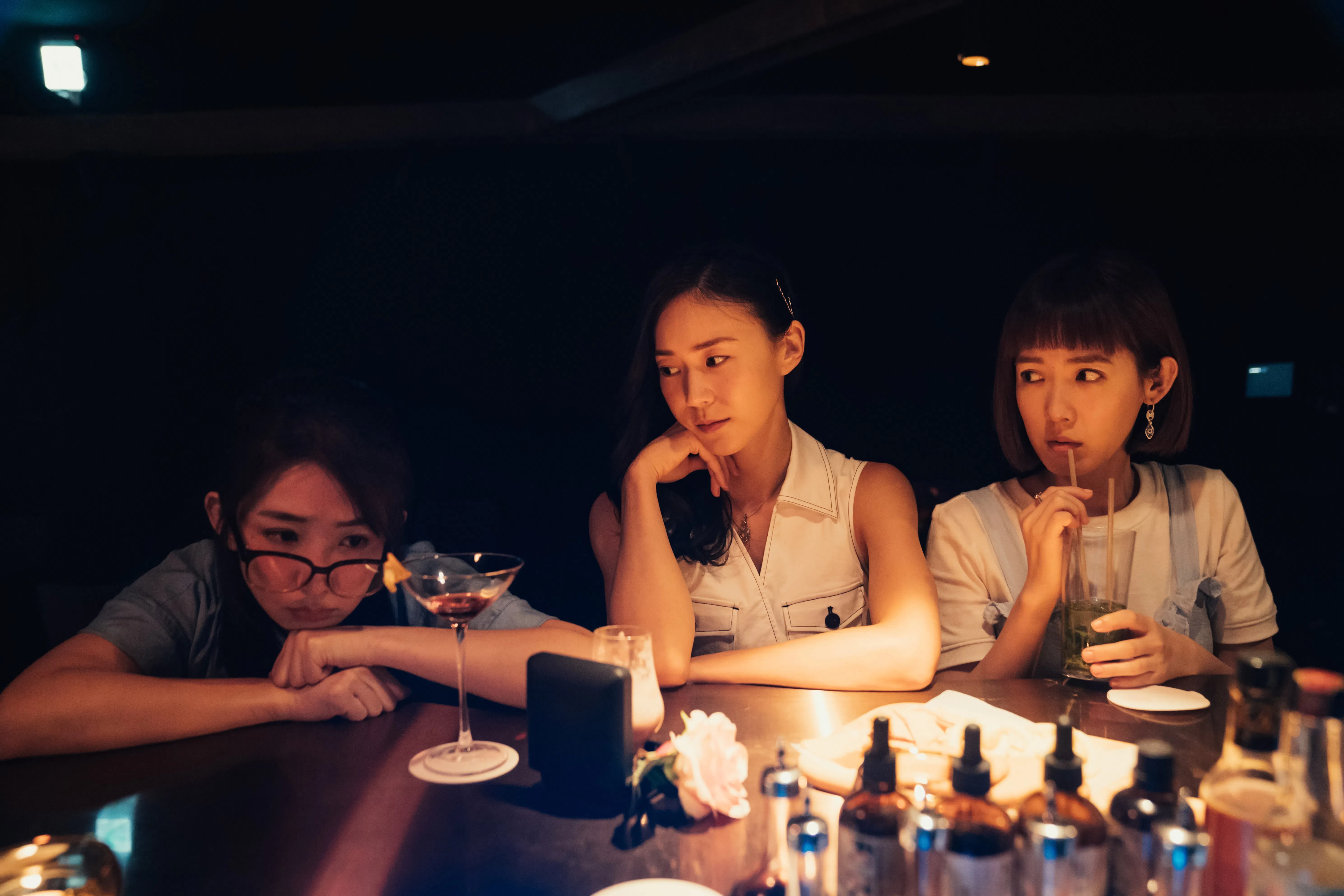 郭书瑶（左起）、锺瑶和孙可芳饰演无话不谈的闺蜜。（HBO GO提供）