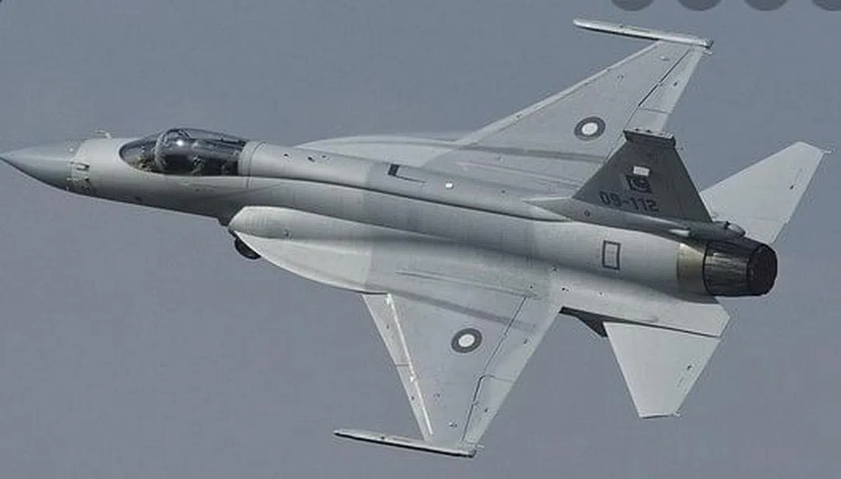 阿根廷对中巴联合研制的“枭龙”轻型战斗机感兴趣，因为该机配备超音速反舰导弹可在马岛争端中击中英国航母。（互联网）