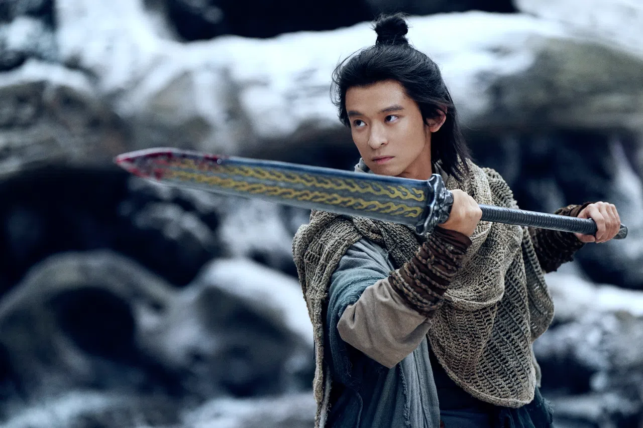 董子健在片中分饰现实与小说世界里的角色。（嘉华院线提供）