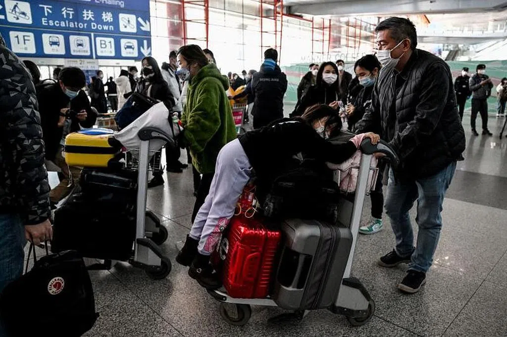 中国暂停签发日韩公民赴华口岸签证和过境免签