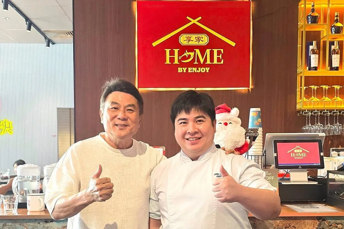 梁志强导演（左）和“享家”创办人王冠胜（右）理念契合，准备为餐馆注入新元素。（餐馆提供）