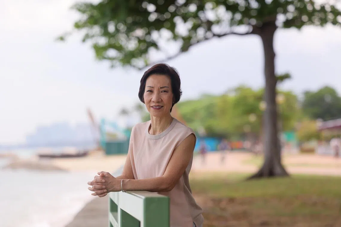 傅海燕说，为适应越发炎热的天气，人们也可以从每日的穿着着手，确保穿搭凉爽。（张俊杰摄）