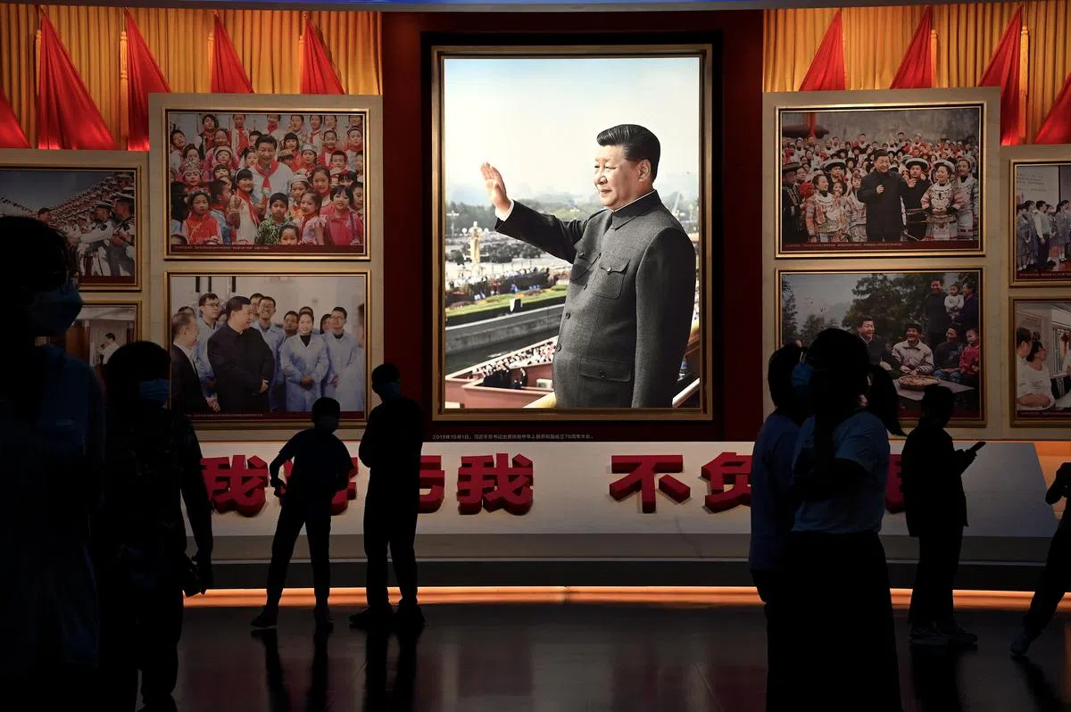 中共历史展览馆内的习近平巨型肖像。（法新社）