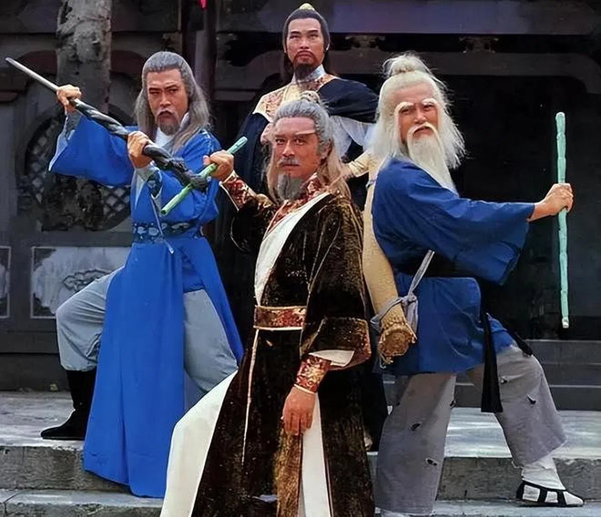 1983年版《射雕英雄传》，演绎贴近“四绝”角色的四大高手：杨泽霖饰西毒欧阳锋（左一）、曾江饰东邪黄药师（中前）、刘兆铭饰南帝段皇爷（中后）、刘丹饰北丐洪七公。（互联网）