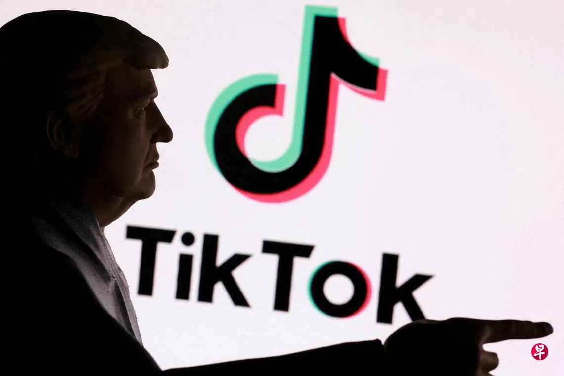 美国《华尔街日报》星期五(3月13日)引述知情人士称,特朗普政府因为促成TikTok在美国设立合资公司的交易,将获得投资者给予的100亿美元(130亿新元)。 (路透社档案照) 美国《华尔街日报》星期五(3月13日)引述知情人士称,特朗普政府因为促成TikTok在美国设立合资公司的交易,将获得投资者给予的100亿美元(130亿新元)。 (路透社档案照)