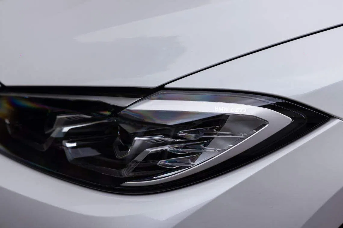 弧形尖端车头大灯，让车子更有神。（车商提供）