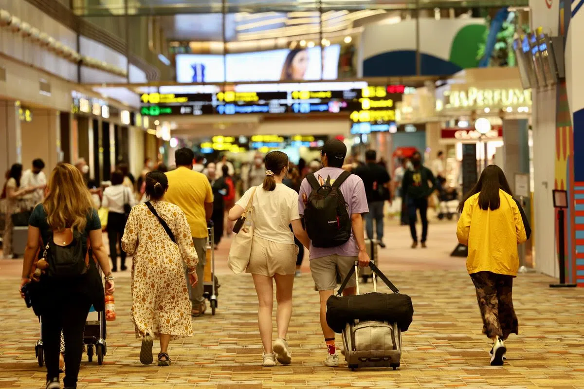 国人2023年起使用旅行安排服务预订酒店航班须按标准税率缴交消费税。（陈斌勤摄）