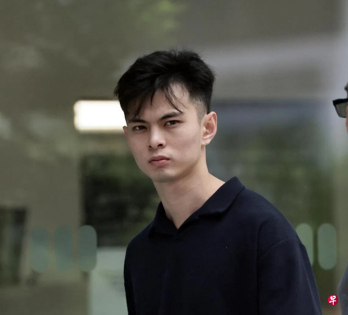 趁前女友熟睡解锁对方手机转账25岁男子判监三个月| 联合早报