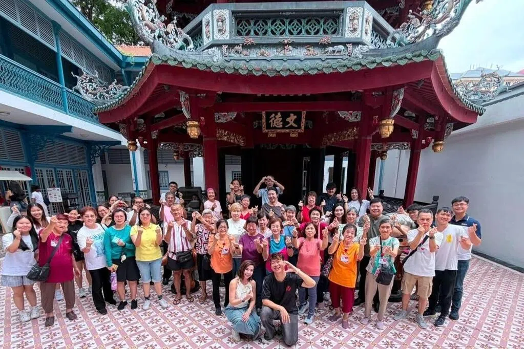 讲华语运动如何改写新加坡方言命运？九分钟看新加坡47年方言政策变迁