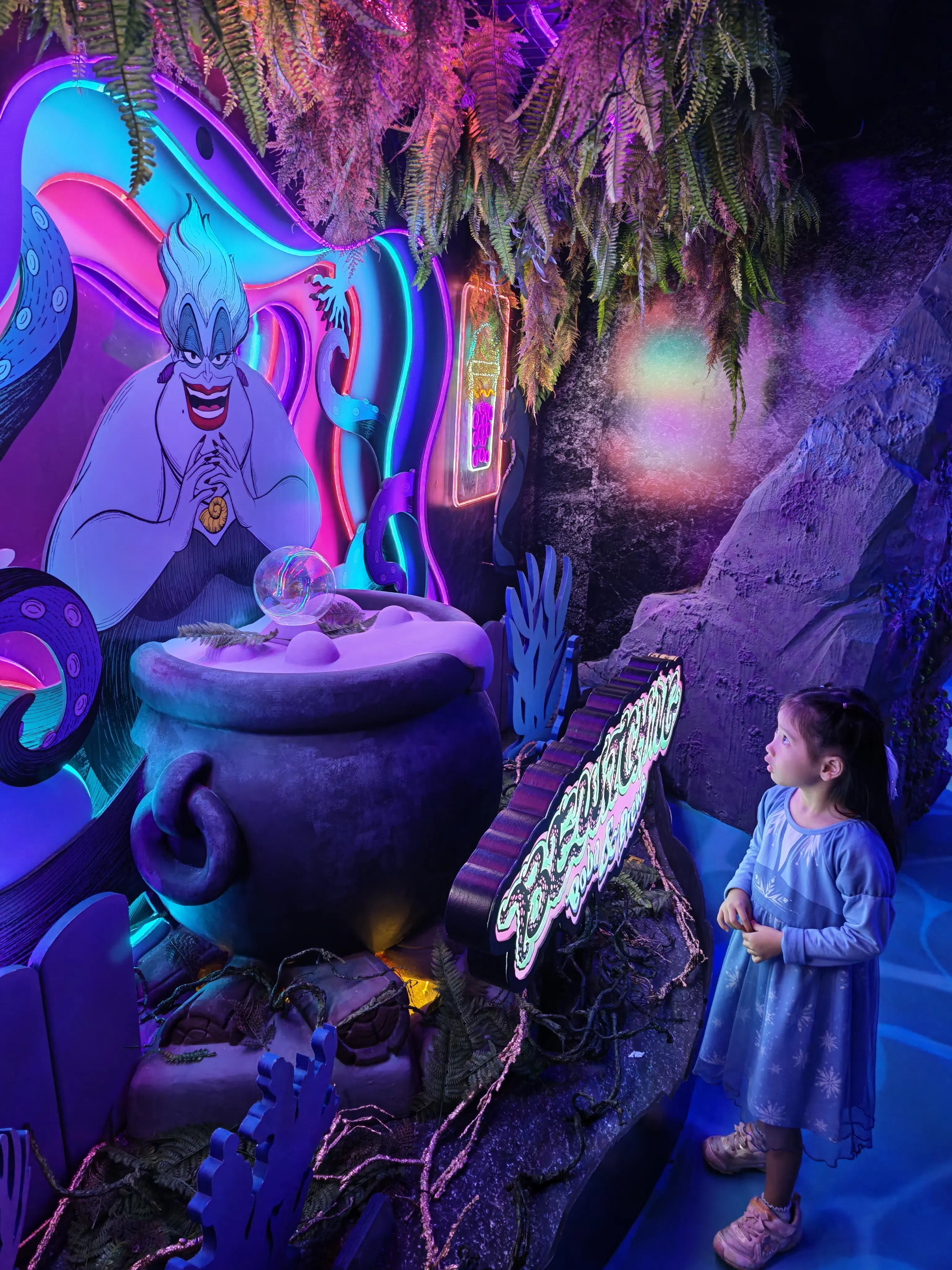 即使在光线昏暗的环境中，成像依旧清晰干净。（黄少伟摄）