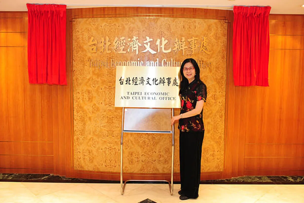 2011年，时任台湾陆委会主委赖幸媛赴香港“台北经济文化办事处”揭牌。（台湾陆委会网站）