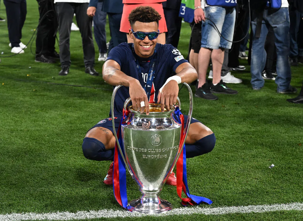 巴黎圣日耳曼的19岁锋线小将杜埃本仗以两个进球和一次助攻技惊四座，不仅助球队大胜国米夺冠，还是欧冠史上第一位在决赛中参与三个进球的球员。（路透社）