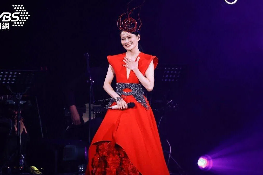 首攻小巨蛋状况连连 周蕙卡半空又自曝声带萎缩