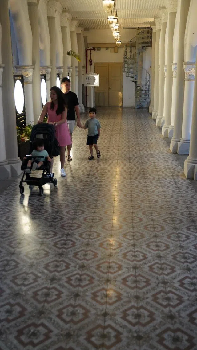 赞美广场（Chijmes）曾经是天主教圣婴女修道院，每个角落，包括地砖的运用，都飘溢着昔日欧洲风情。