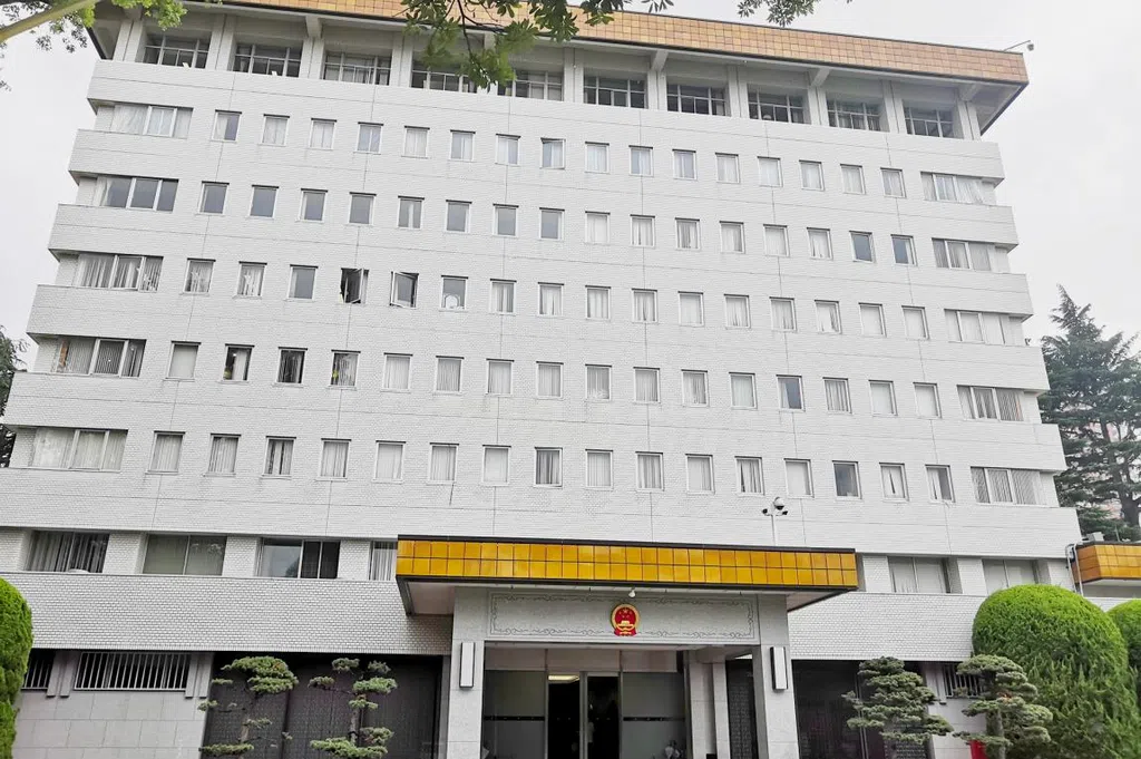 中国外交部：自称日本自卫队成员闯入使馆 威胁杀死外交人员