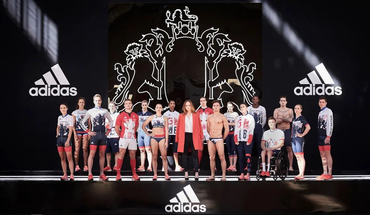 2012年Stella McCartney为英国队设计队服。（图片取自互联网）