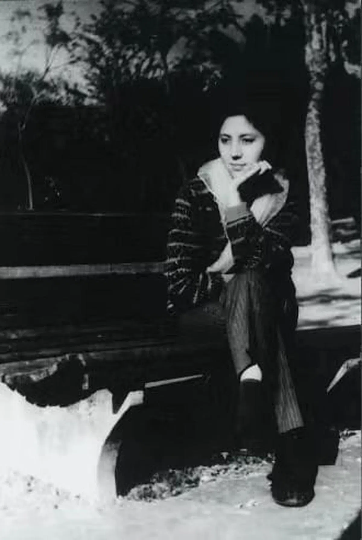 沙拉1973年摄于上海虹口公园。（今天的鲁迅公园，受访者提供）