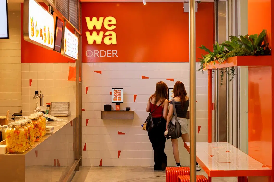 WeWa主打中东街头小吃。（龙国雄摄）