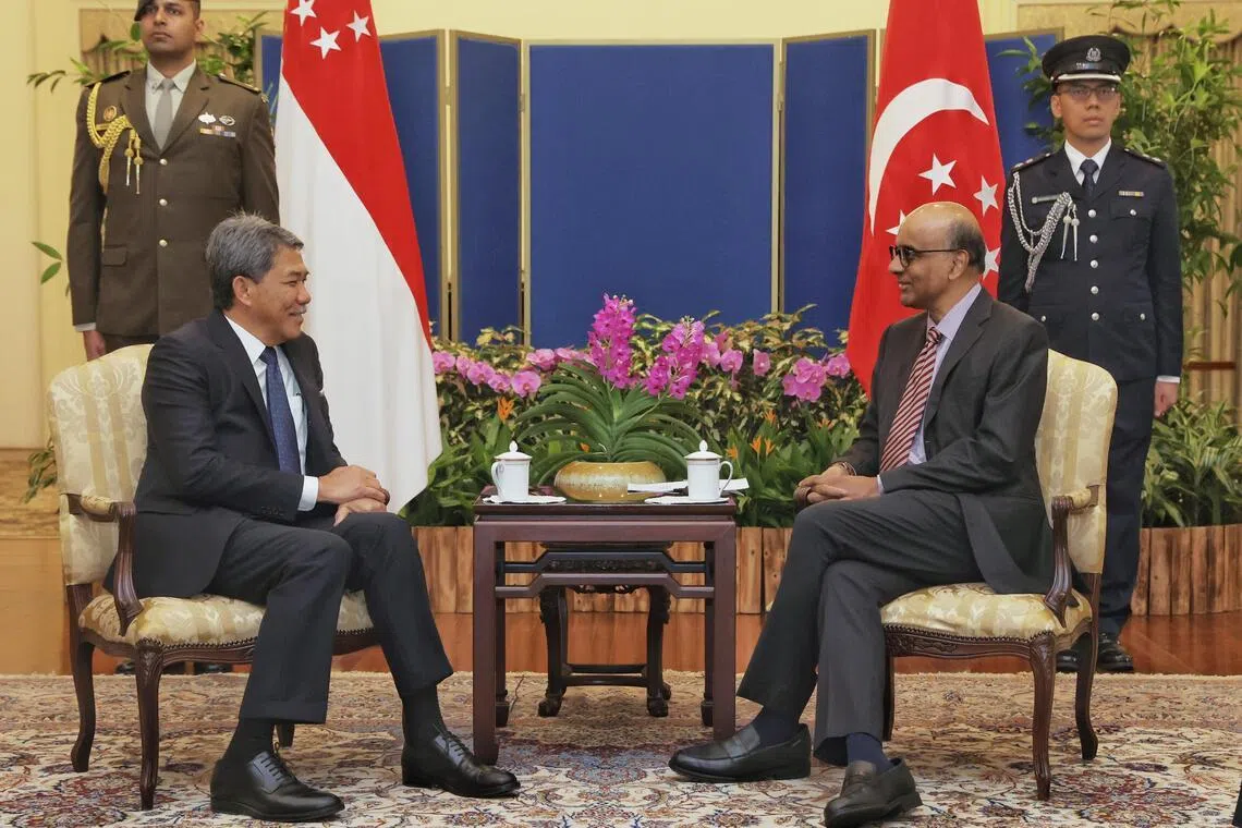 尚达曼总统（右）星期二下午在总统府会见对我国进行两天介绍访问的马来西亚外交部长莫哈末哈山。（通讯及新闻部提供）