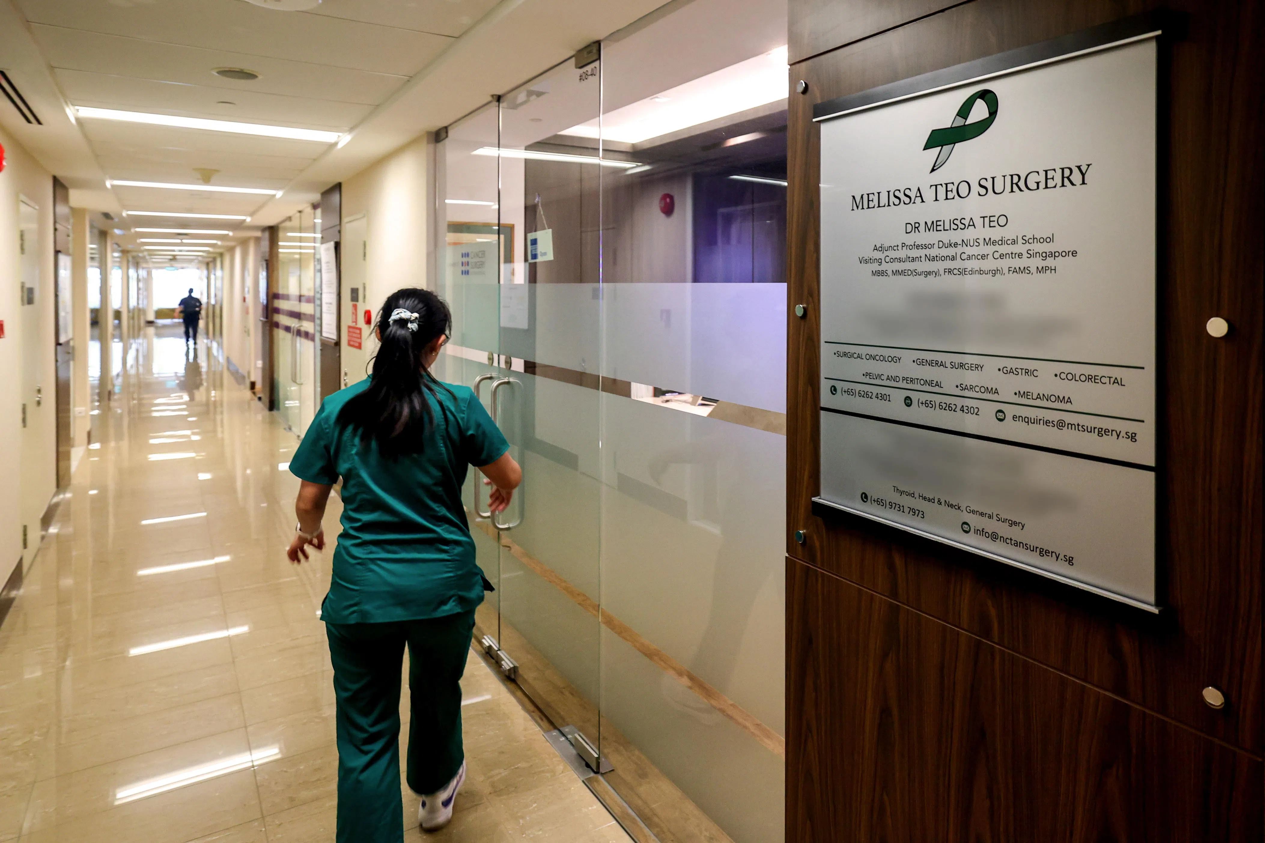 普通外科医生张晶晶因严重违例，遭撤销保健储蓄和终身健保索赔资格六个月，图为她其中一家位于诺维娜专科医疗中心的Melissa Teo外科诊所；她的另一诊所是在斐瑞医疗中心的The Surgical Oncology Clinic。（陈斌勤摄）