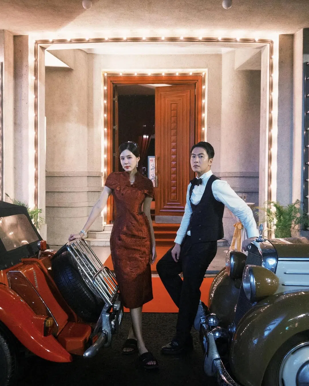 徐彬（右）穿越到1930年代的新加坡，邂逅了千金小姐黄思恬。（取自徐彬IG）