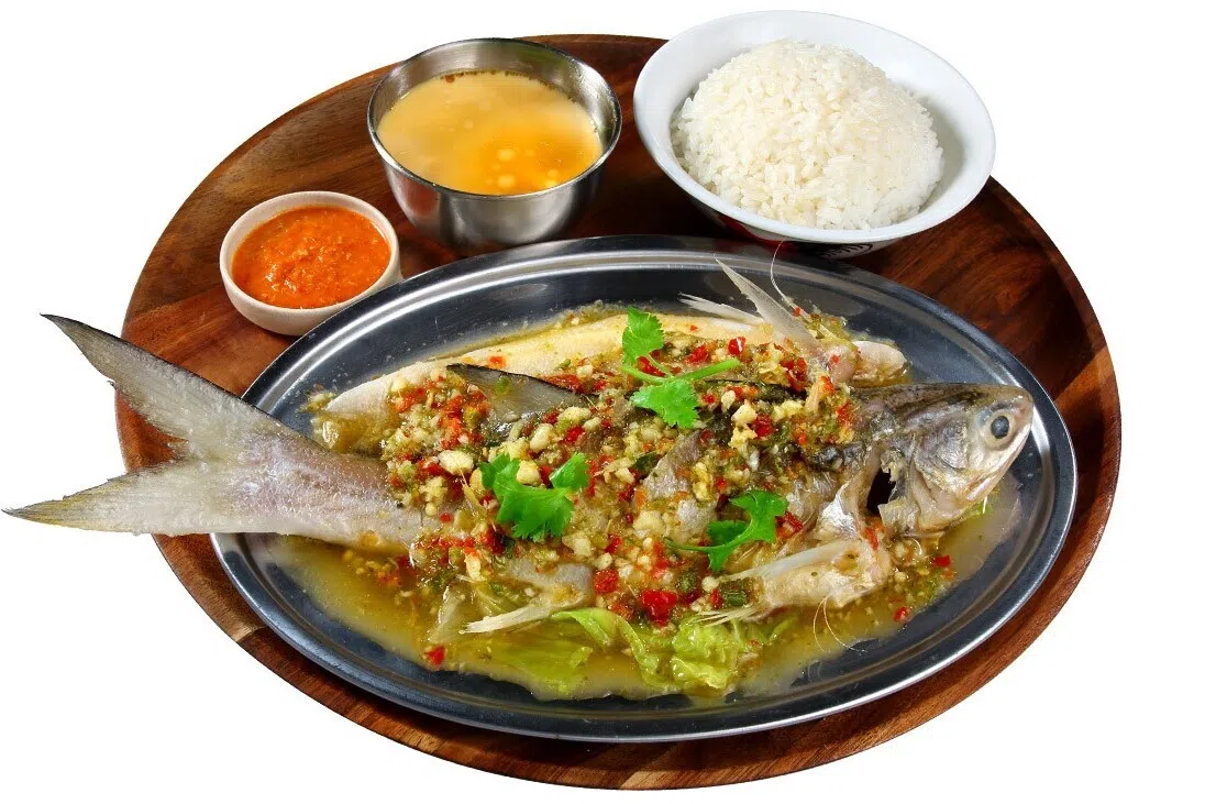 青柠檬酱汁蒸午鱼套餐（$10）是“多多鱼”的新品。（品牌提供）